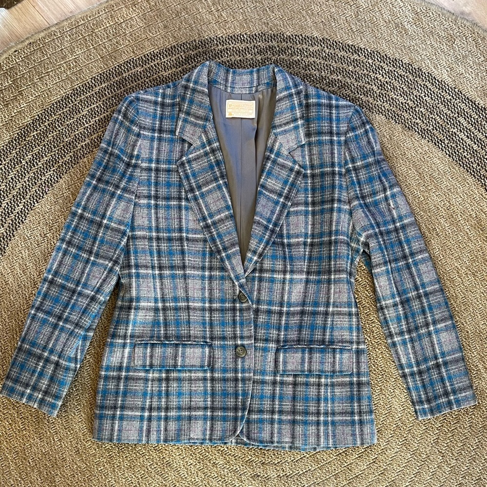 vintage Pendleton wool blazer & pleated skirt suit set in blue & gray plaid - Picture 8 of 16
